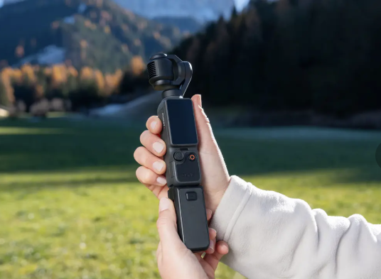 DJI Pocket 4 Pro 續航手柄安裝使用示意